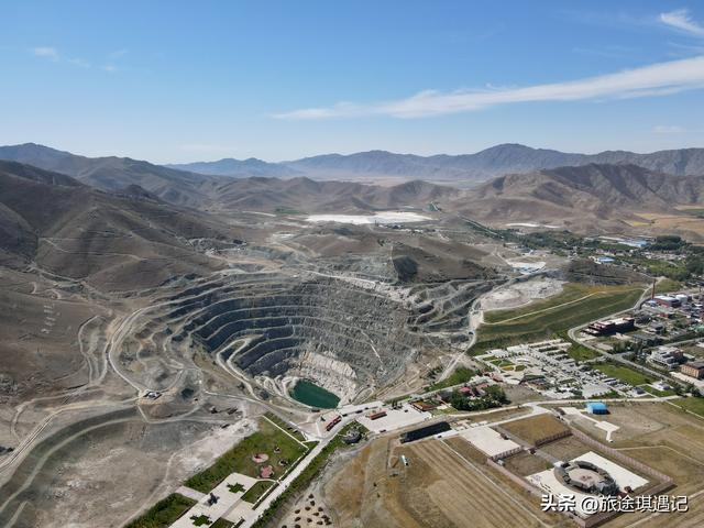 新疆可可托海的功勋矿坑,为新中国偿还了巨额债务,矿产储量惊人