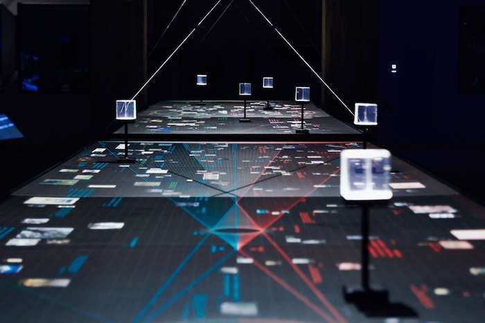 “星丛”展览现场中的展台