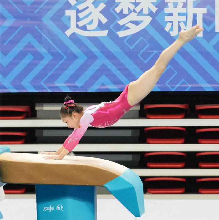 900的总分获得季军.南京队宋宵宵和福州队曾一凡分别以52.925和52.