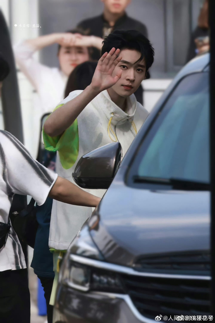 磊子哥少年感人夫感切换自如|少年_新浪新闻