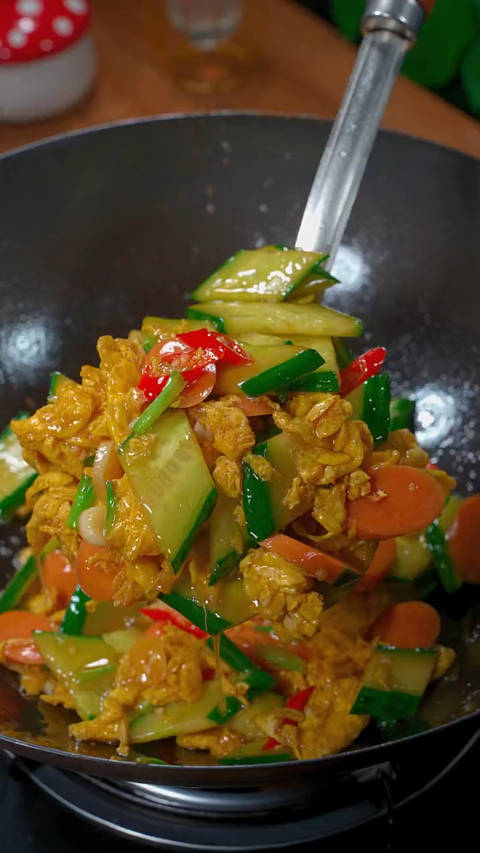 小朋友都爱吃的家常炒菜黄瓜炒鸡蛋怎么吃都不腻