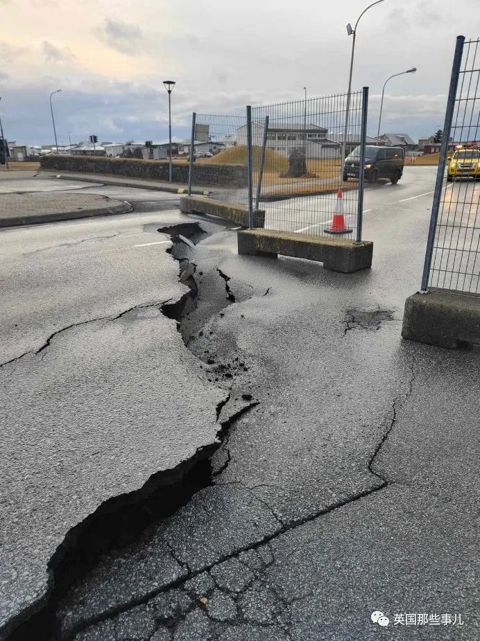 冰岛慌了一个月记录三万起地震公路到处裂缝火山大喷发已近在咫尺