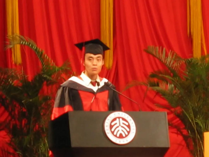 陶勇作为博士毕业代表发言