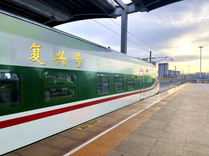 c型复兴号动力集中动车组首次配属新疆铁路|新疆铁路|唐山市|列车