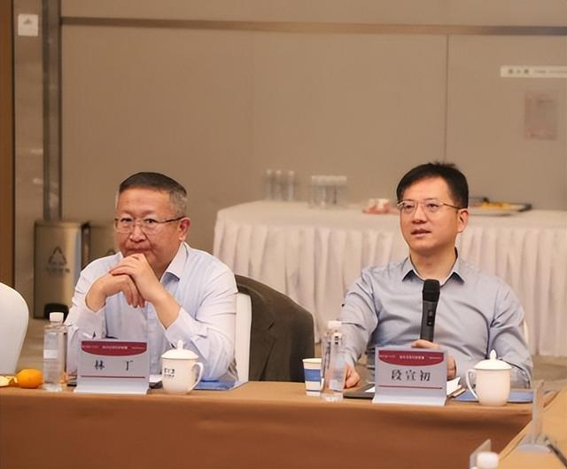 随后,林丁院长,段宣初院长,叶长华副院长等专家对各讲者的精彩分享