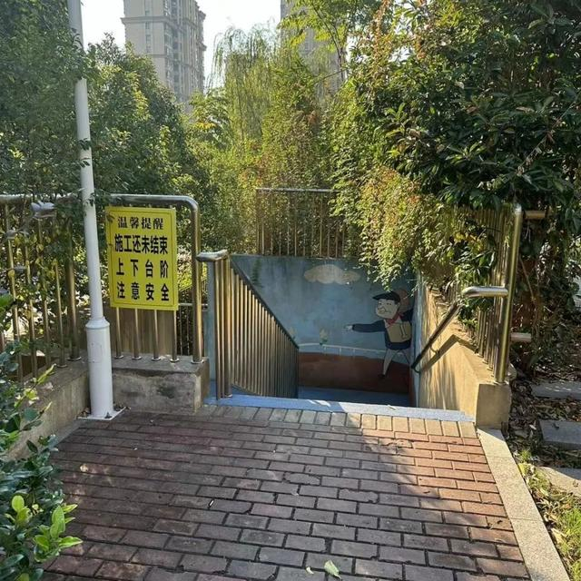 无锡这个地下车库为何荒废多年?