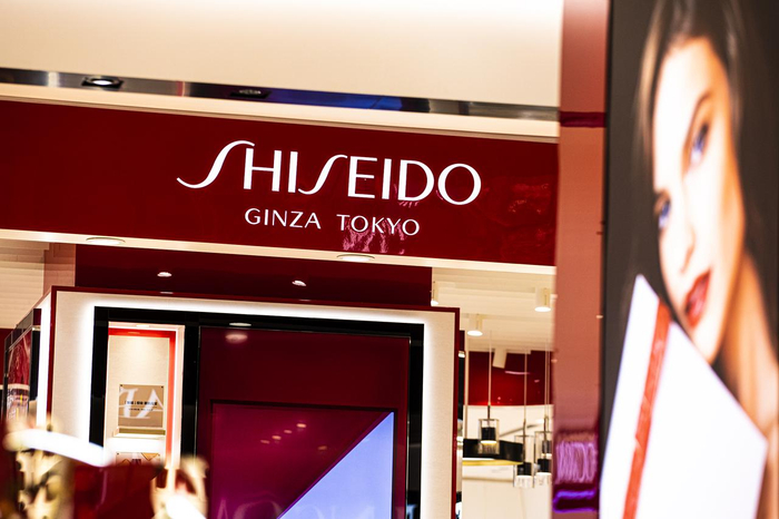 资生堂三季度利润腰斩,核心单品红腰子价格大跳水|同比下滑|资生堂