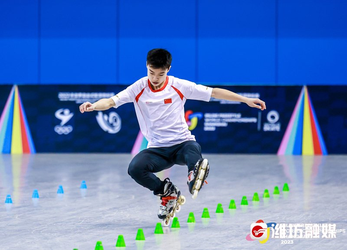 潍坊轮滑运动员世锦赛冠军