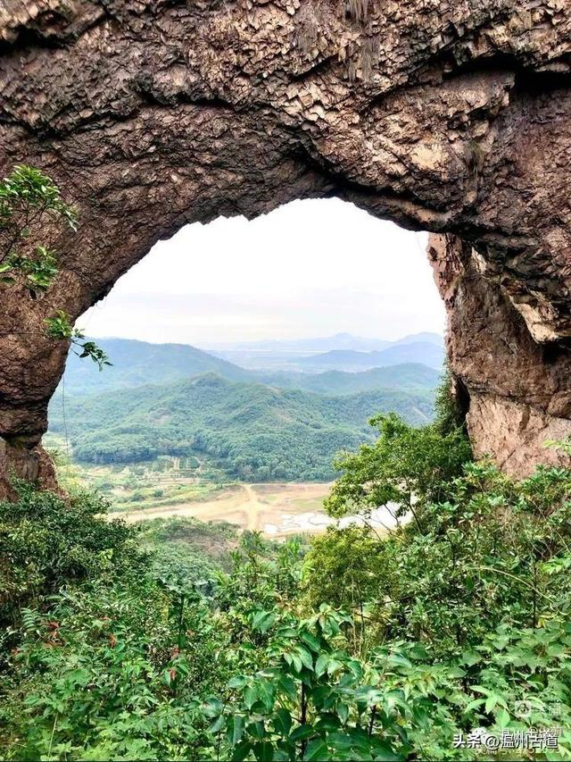 穿越三门穿岩洞