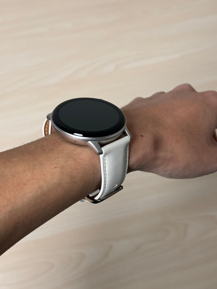 vivowatch3真机上手圆形表盘设计3d弧面玻璃