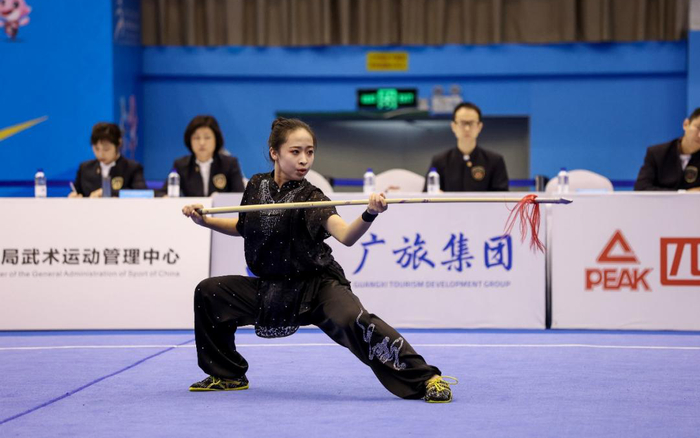 孟芯苇由于动作失误，综合成绩被对手反超，遗憾摘银。  北京市体育局供图