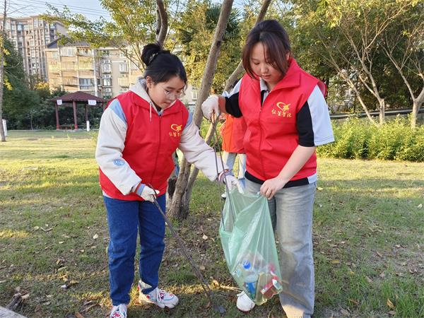南通开放大学联合任港街道开展垃圾分类环保同行主题活动