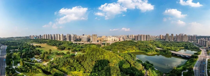 中央公园全景图，城在园中，园在城中。许多 摄