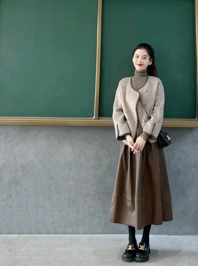 简单高级有气质,通勤搭配可以照搬|教师|下半身|气质_新浪新闻