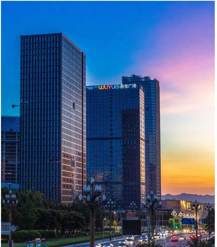 中央公园商圈实景。李文风 摄