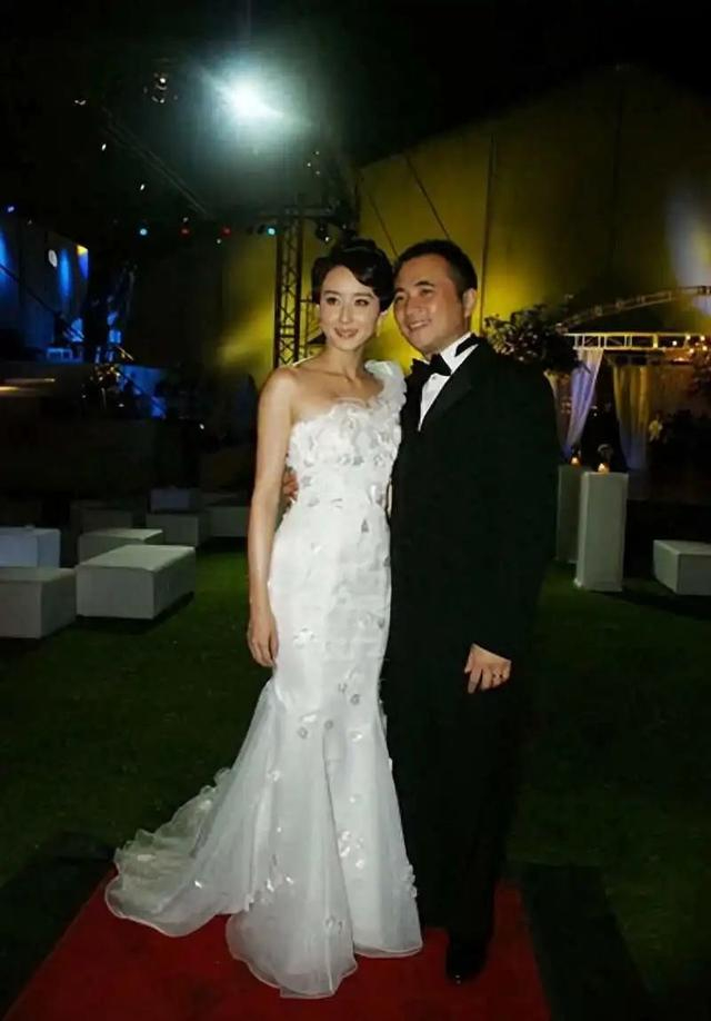 从普通女孩到豪门阔太,老公甘愿为她挨一刀|胡静_新浪新闻