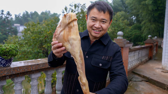 农村四哥要离家3斤羊腿和爹娘谈心老妈对儿子说了啥差点流泪