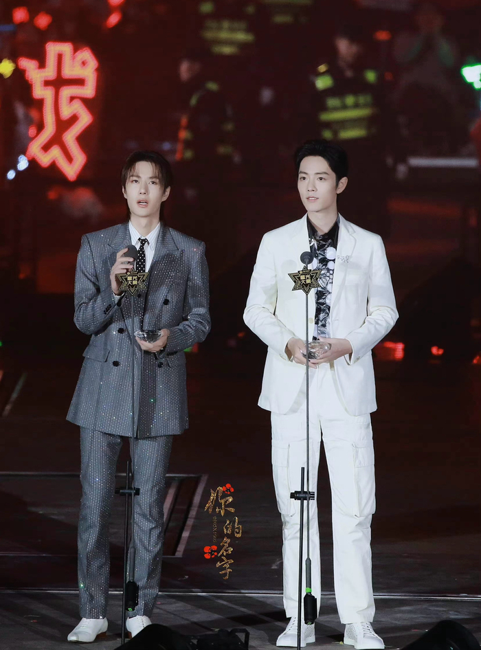 倒是让王一博肖战同台,给我点颜色瞧瞧呢|肖战|王一博_新浪新闻