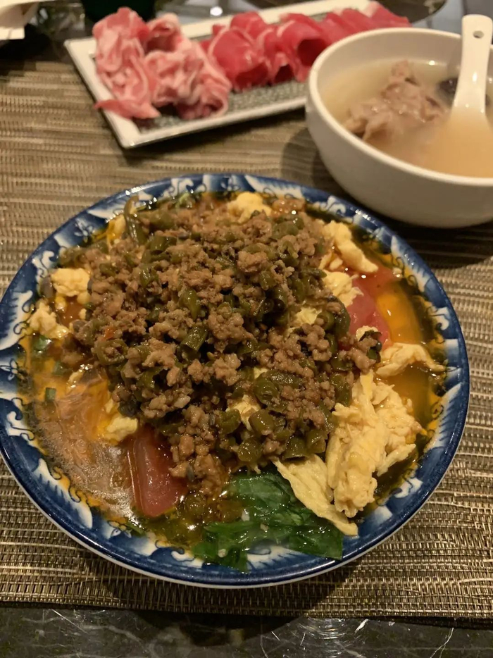 崔先生的酒店自助餐。 受访者提供