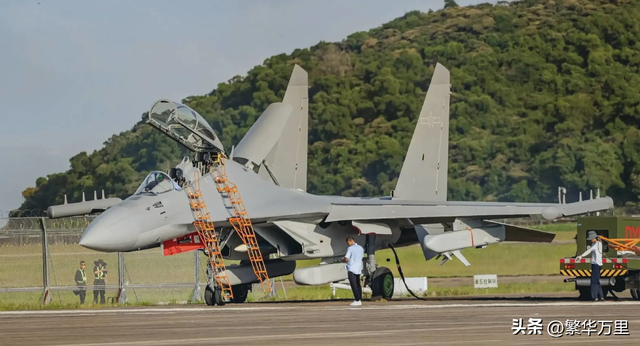 台湾省空军140架f16v战机,对比歼10c,到底谁更强?