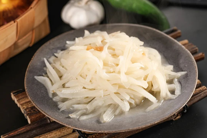 傅抱石先生的女儿傅益璇长期生活在南京,对它爱慕有加:"洗净后去掉茎