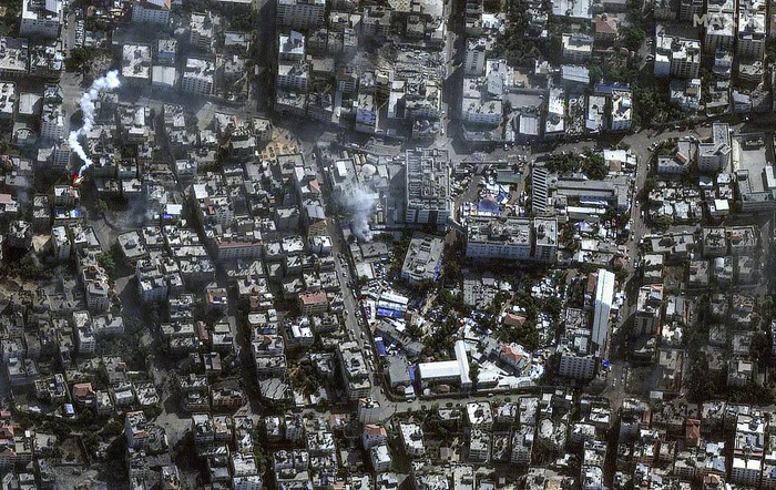 当地时间2023年11月11日，加沙城，希法医院和周围环境。图源：视觉中国