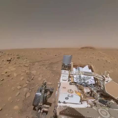 美国宇航局公布了毅力号火星车拍摄的火星表面视频
