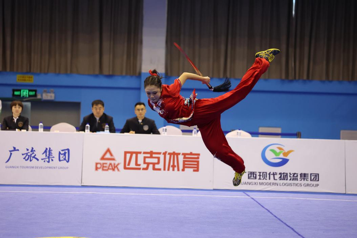11月15日,张思涵在武术套路比赛中摘金,为北京队的学青会征程完美收官
