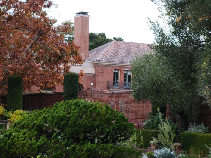 环境清幽,庄园除接纳公众游览,商业拍摄外,还成为婚礼等许多私人活动