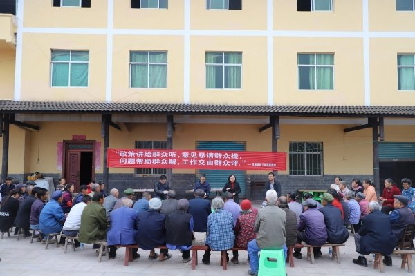武隆区凤来镇:一把凳子一杯茶 "龙门阵"里话民生|龙门阵_新浪新闻