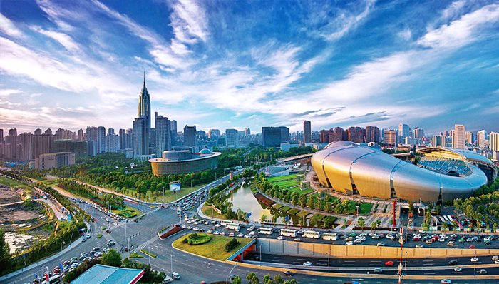 的是全市持续发力,久久为功的接续奋斗——走新路攻新关,提升城市能级