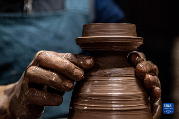 荣昌陶手工制陶技艺非遗传承薪火永续
