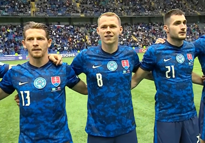 545万人口小国创历史:连续3届进欧洲杯,还送冰岛提前出局|斯洛伐克