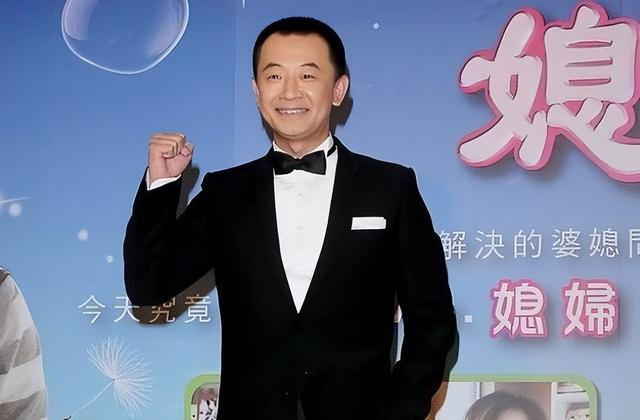 黄磊大赞同学力挺她拿奖,黄海波躲角落里显落寞|黄海波|海清|黄磊