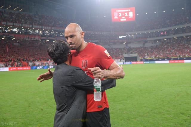 蓉城外援费利佩很高兴受到中国球迷的喜爱目前不考虑入籍归化