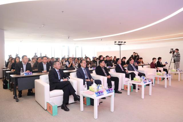 呋喹替尼出海发布会现场图。图片来源：和黄医药