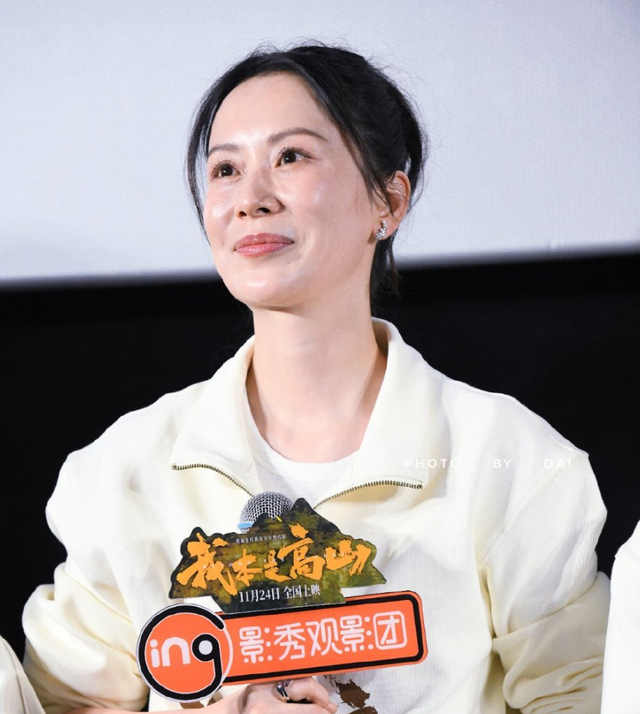 黄磊大赞同学力挺她拿奖,黄海波躲角落里显落寞|黄海波|海清|黄磊