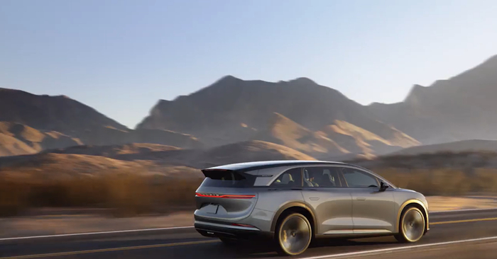 美国车企lucid推出gravity车型进军suv市场续航超440英里