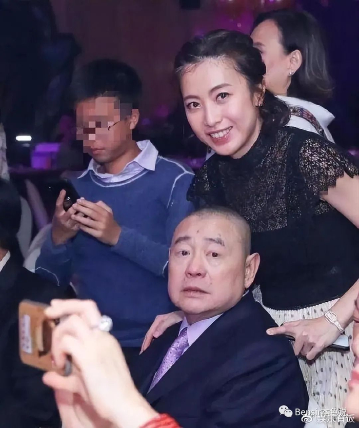 今年10月,港媒爆料,刘銮雄身体再次出现严重问题.