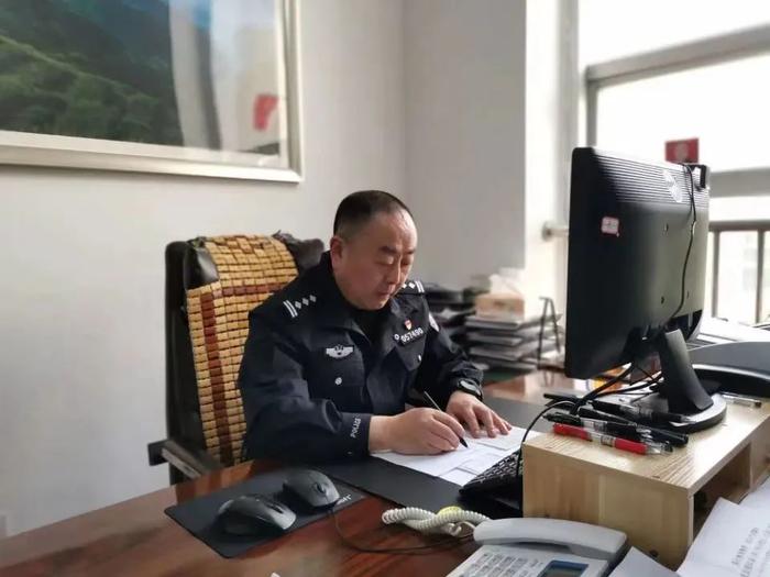 车管所原四级高级警长被双开