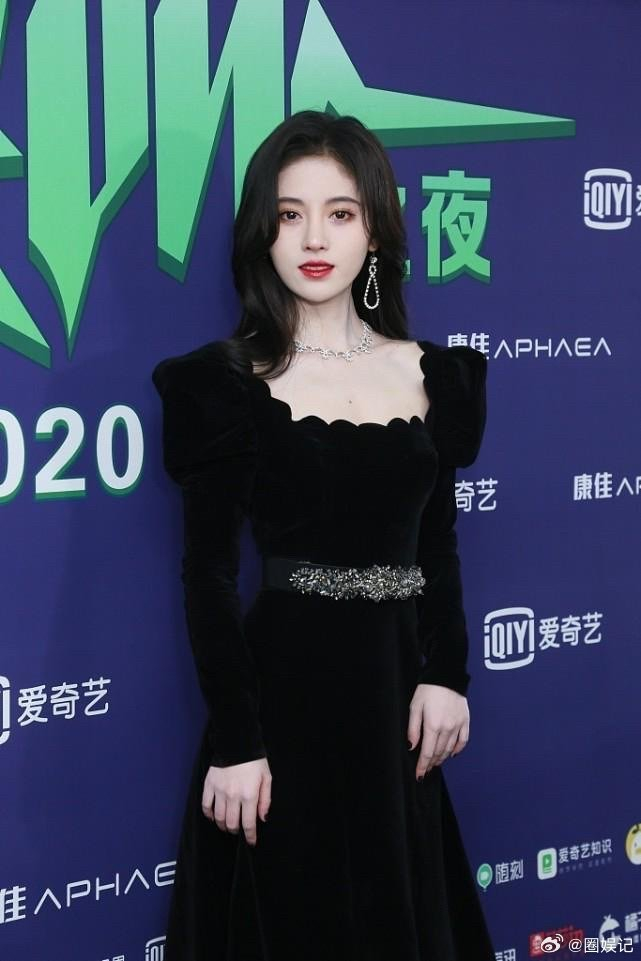 爱豆做到鞠婧祎这个份上也是没谁了……|鞠婧祎_新浪新闻