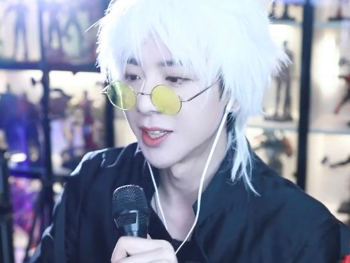 刘宇宁今日直播造型,白发也能轻松驾驭的小王子!