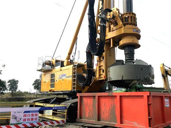应用旋挖钻机打桩钻孔有哪些要求?|旋挖钻机|防护|作业_新浪新闻