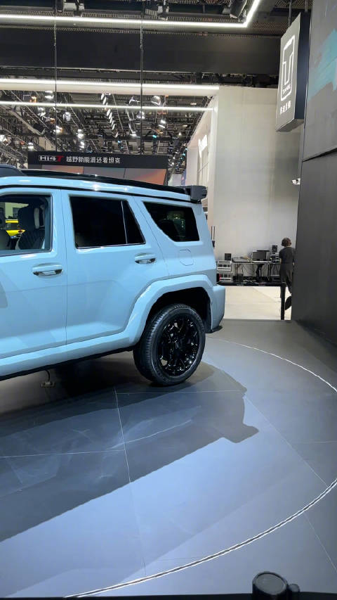 坦克展台看到了中国大g 坦克700hi4t……__财经头条