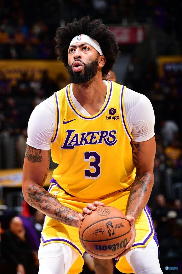 浓眉今天编头发啦 不再保持爆炸头造型|安东尼·戴维斯|湖人|马鲁万