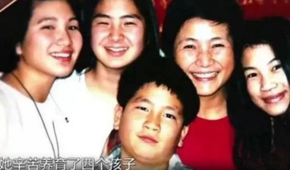 一代侠女郑佩佩,做不成贤妻做良母|岳华|郑佩佩|亦舒_新浪新闻