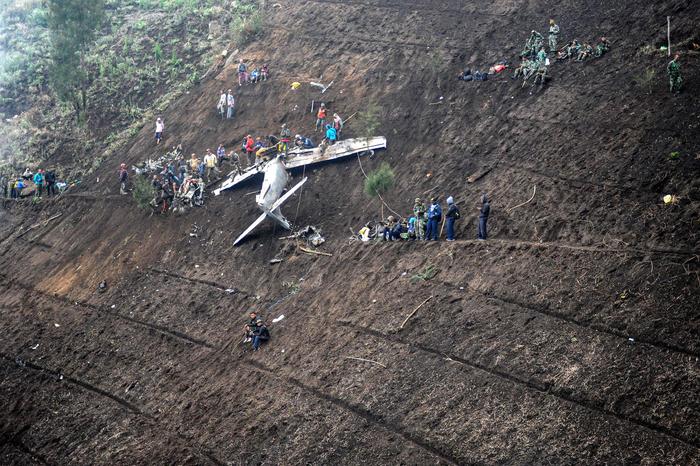 印尼飞机失事图片