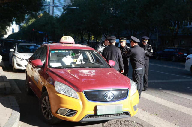 北京开展出租汽车行业专项整治,持续至12月底