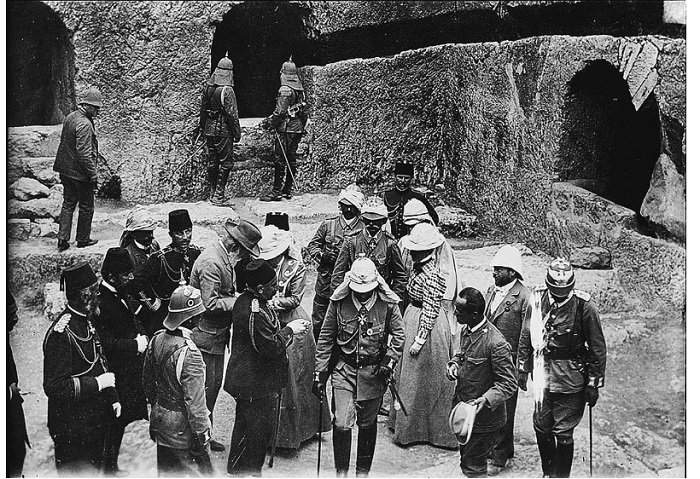 萨迪克陪同德皇威廉二世访问耶路撒冷。