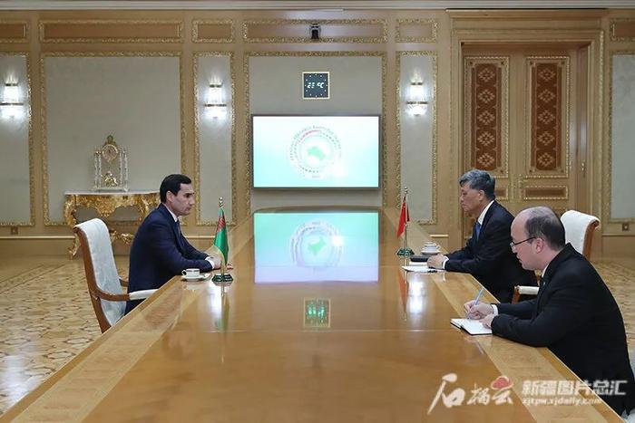  △马兴瑞在阿什哈巴德与土库曼斯坦总统别尔德穆哈梅多夫进行会谈交流